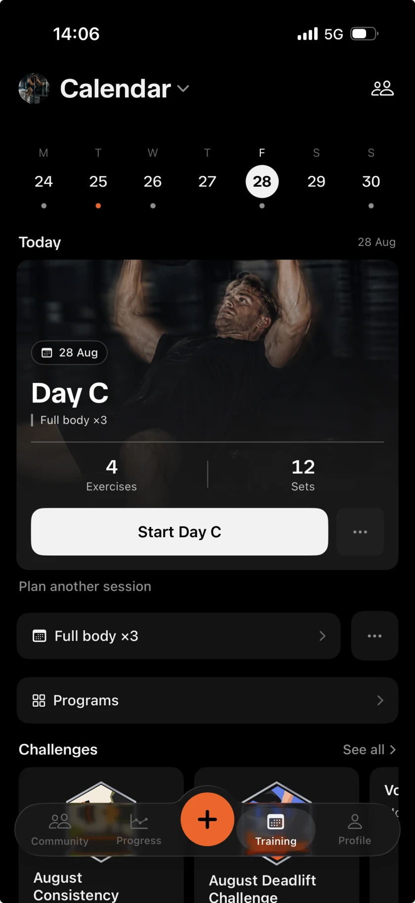 The training screen: the week, what is planned, and one button to start it